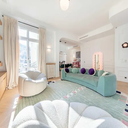 Exceptional 3bd - Trocadero Victor Hugo * Paris